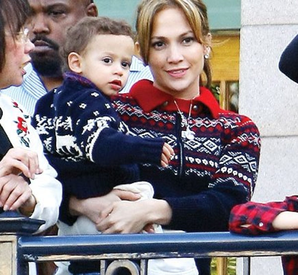 H Jennifer Lopez με ένα από τα δίδυμα!