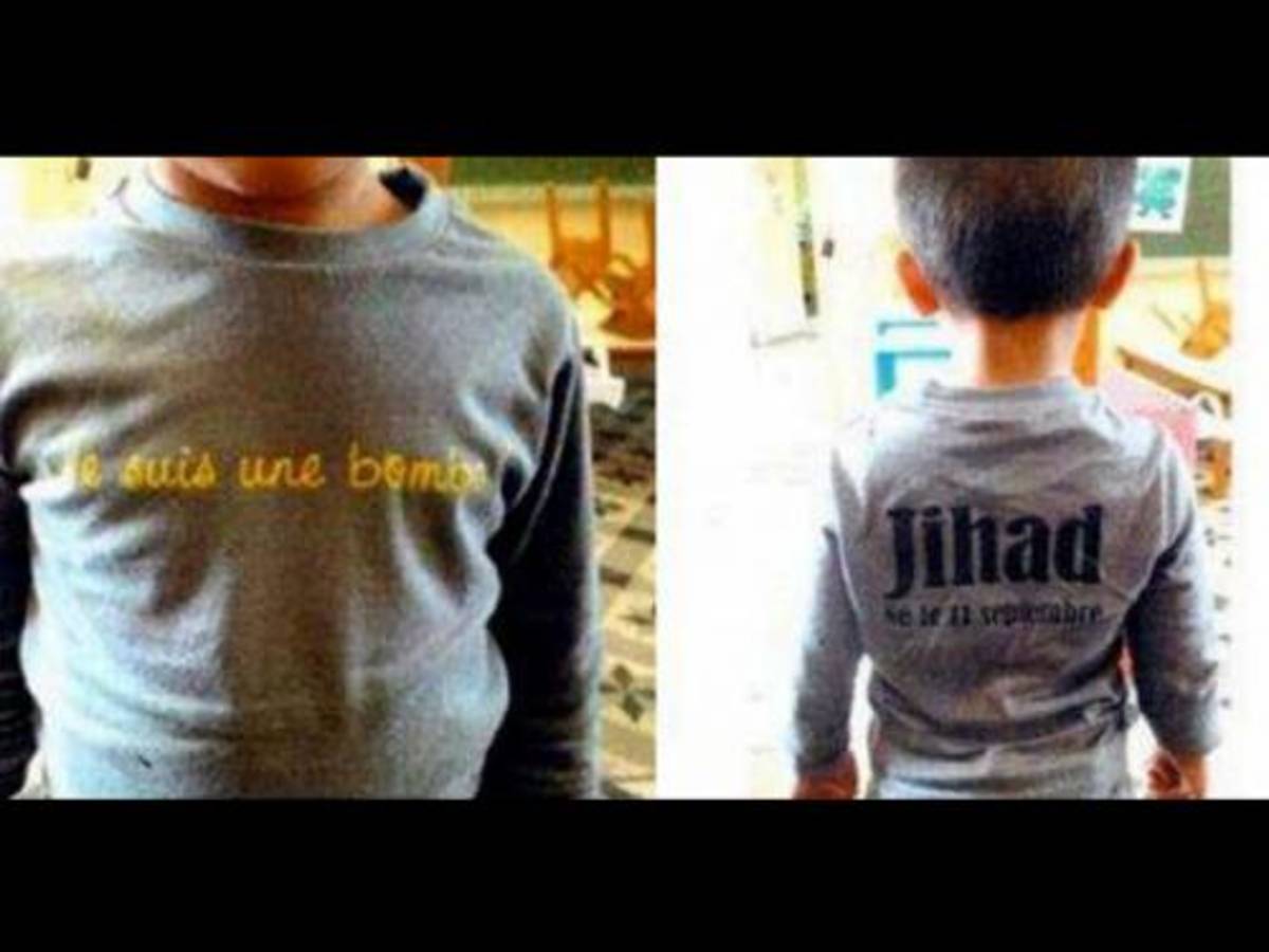 “Είμαι βόμβα” έγραφε η μπλούζα του μικρού Τζιχάντ και η μαμά του κινδυνεύει να μπει φυλακή!
