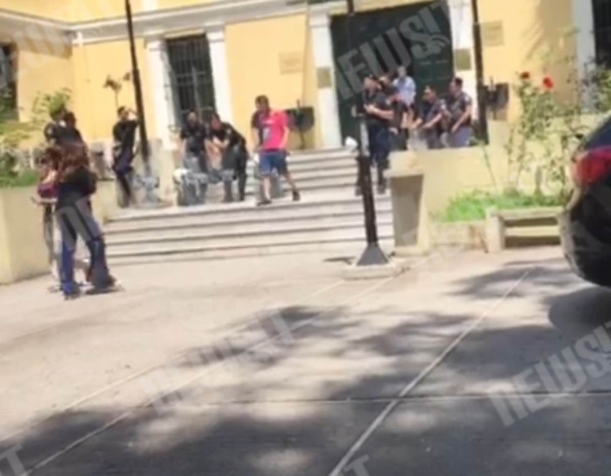 Τα ΜΑΤ στην Ευελπίδων