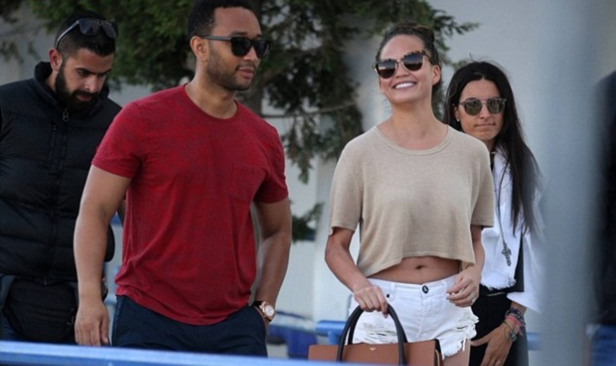 John Legend: O χλιδάτος γάμος που τον έφερε στη Μύκονο!