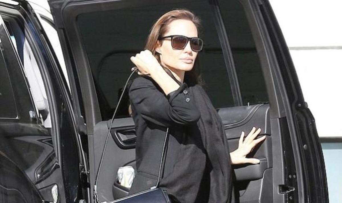 Angelina Jolie: Αψεγαδιαστη και πάλι μετά την ανεμοβλογιά! Φωτογραφίες
