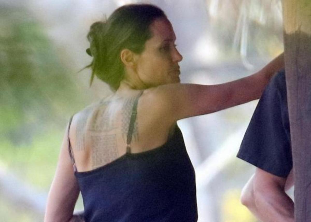Angelina Jolie: Αποστεωμένη και με δυο νέα τατουάζ στα γυρίσματα της ταινίας της!