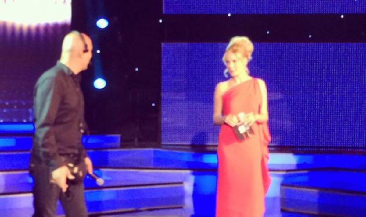 J2US: Η λαμπερή Ζέτα Μακρυπούλια και όλα όσα έγιναν στα backstage