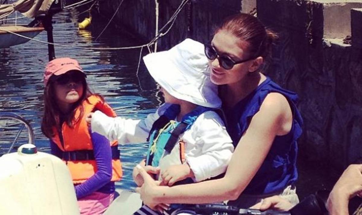 Δέσποινα Καμπούρη: Μαθήματα ιστιοπλοΐας με την Έλενα, λίγο πριν το γάμο!