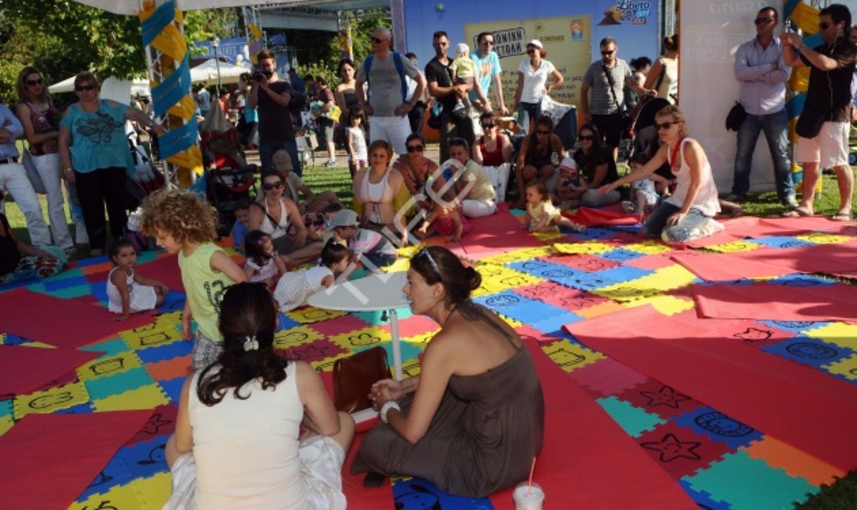 Καμπούρη – Καραβάτου – Λαφαζάνη: Σε εκδήλωση μαζί με τα παιδιά τους!