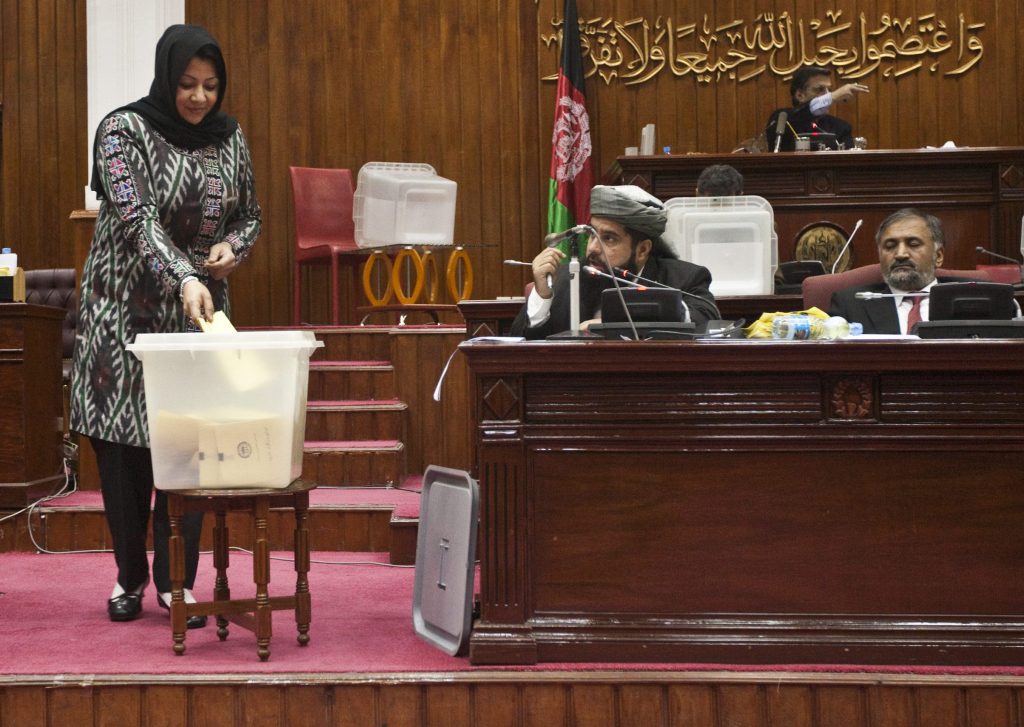 Απο την ψηφοφορία στο Κοινοβούλιο της Καμπούλ. ΦΩΤΟ REUTERS