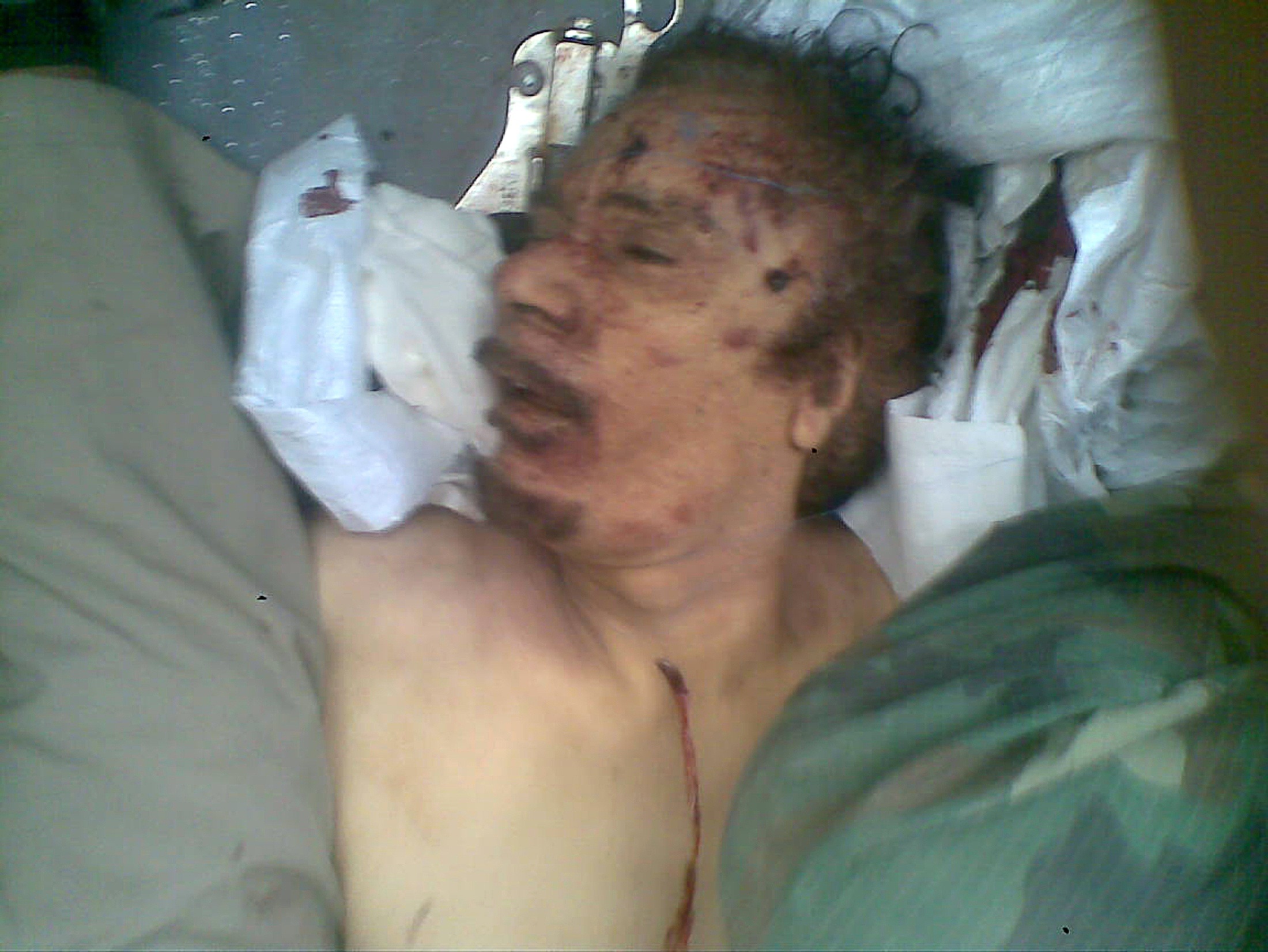 Τέλος εποχής – Νεκρός ο Καντάφι – Βίντεο και φωτογραφίες