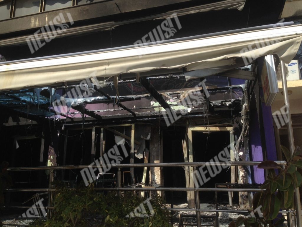 Μεγάλη πυρκαγιά σε καφετέρια στον Κορυδαλλό – “Μας έπνιξαν οι καπνοί” (ΦΩΤΟ)