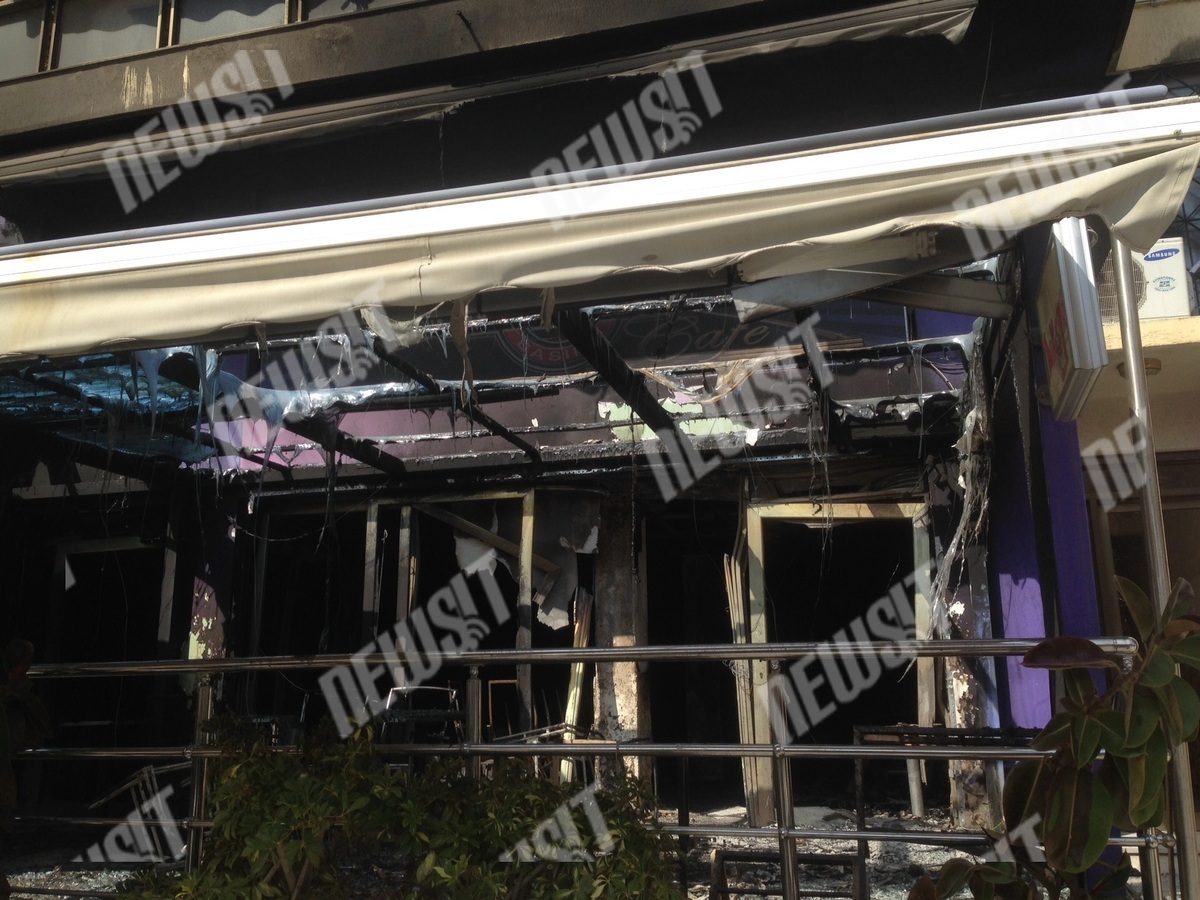 Μεγάλη πυρκαγιά σε καφετέρια στον Κορυδαλλό – “Μας έπνιξαν οι καπνοί” (ΦΩΤΟ)