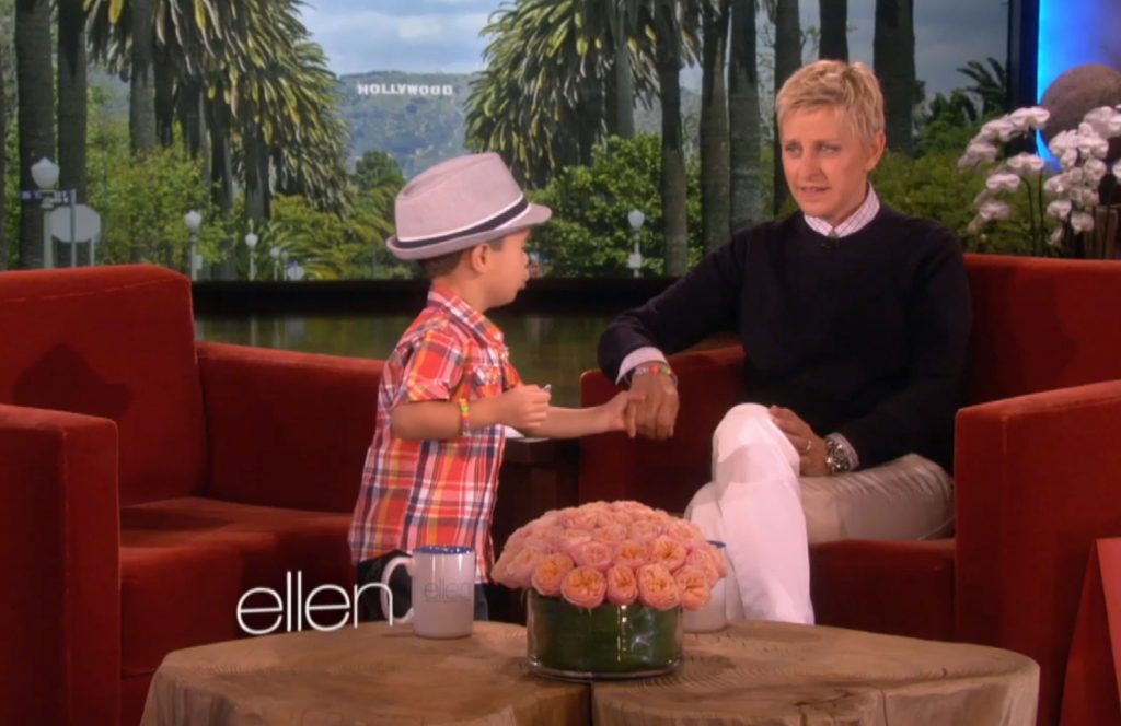 Δείτε τον 4χρονο Kai που έκλεψε την καρδιά της Ellen DeGeneres και προκάλεσε παραλήρημα στο κοινό με το τραγούδι του!