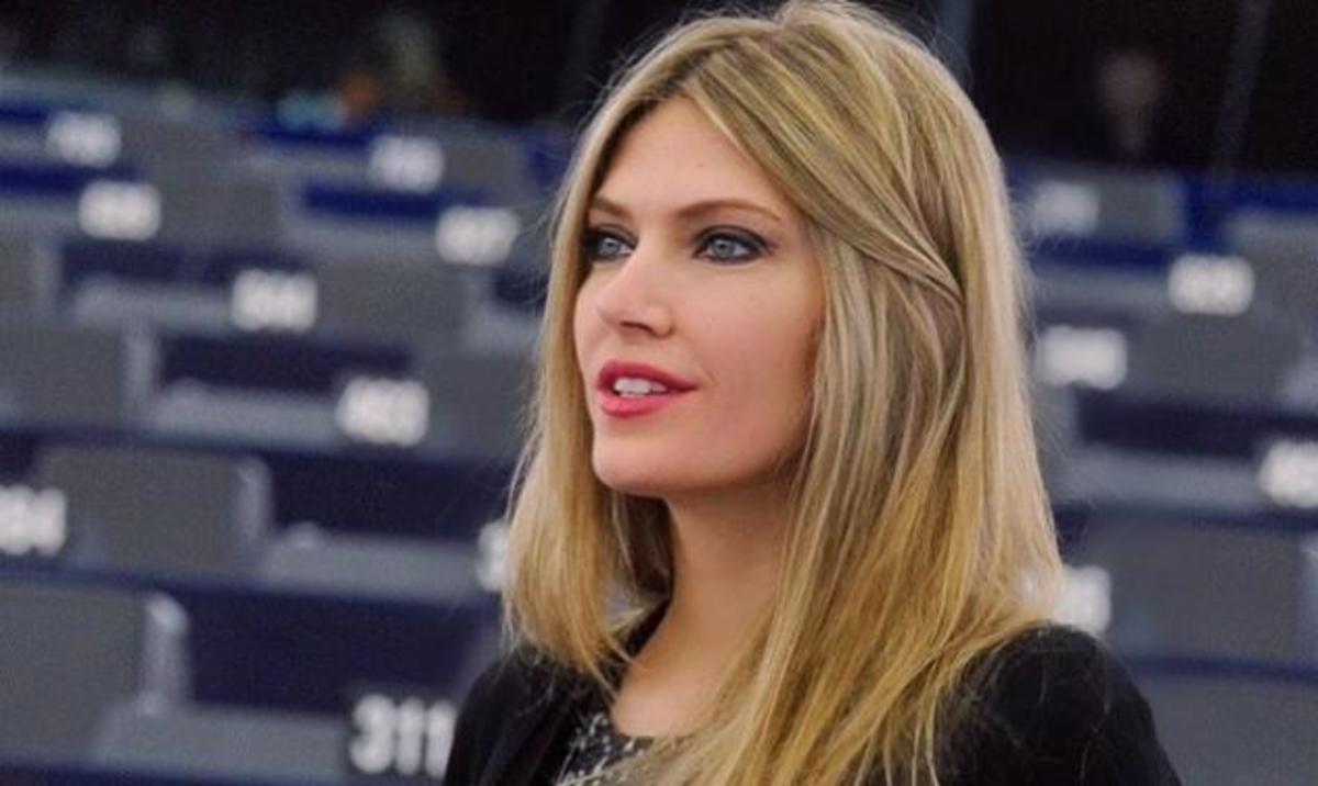 Εύα Καϊλή: Με ποια παγκοσμίου φήμης τραγουδίστρια φωτογραφήθηκε;