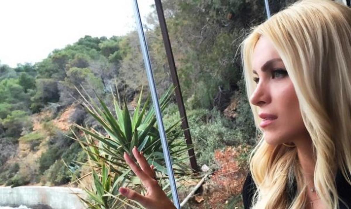 Κατερίνα Καινούργιου: Σέξι με ροζ κολάν στο γυμναστήριο!
