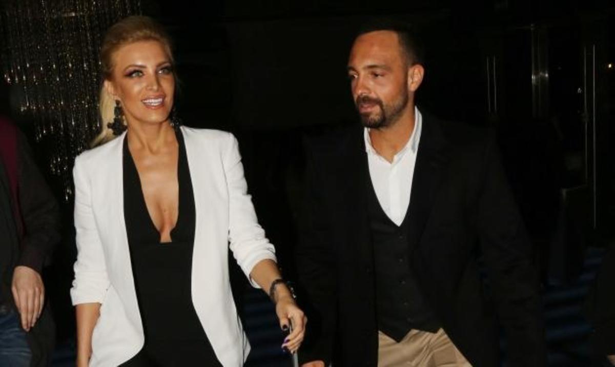 Κατερίνα Καινούργιου: Ο σύντροφός της είχε γενέθλια και το γιόρτασαν με δείπνο κάτω από την Ακρόπολη!