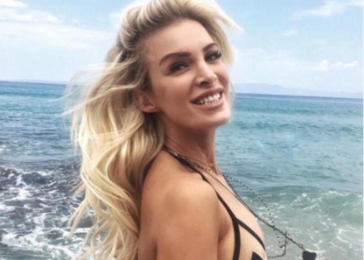 Kατερίνα Κανούργιου: Οι διακοπές στην Χαλκιδική και οι σέξι εμφανίσεις με μαγιό! Φωτογραφίες