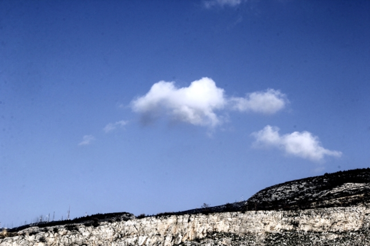 Καιρός: Ζέστη σήμερα, τι καιρό θα κάνει το Σαββατοκύριακο