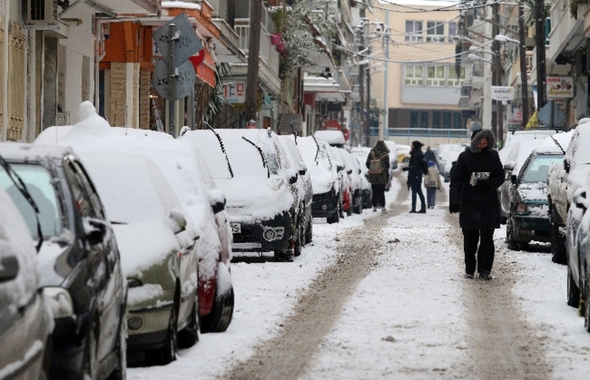 Καιρός με βροχές και χιόνια σε Αθήνα – Θεσσαλονίκη [meteo]