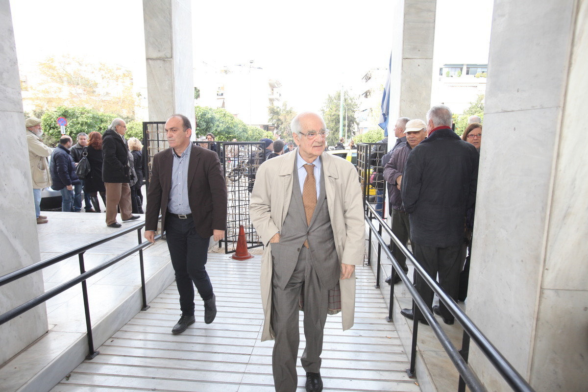 Δεν κατεβαίνει υποψήφιος ο Απόστολος Κακλαμάνης στις εκλογές