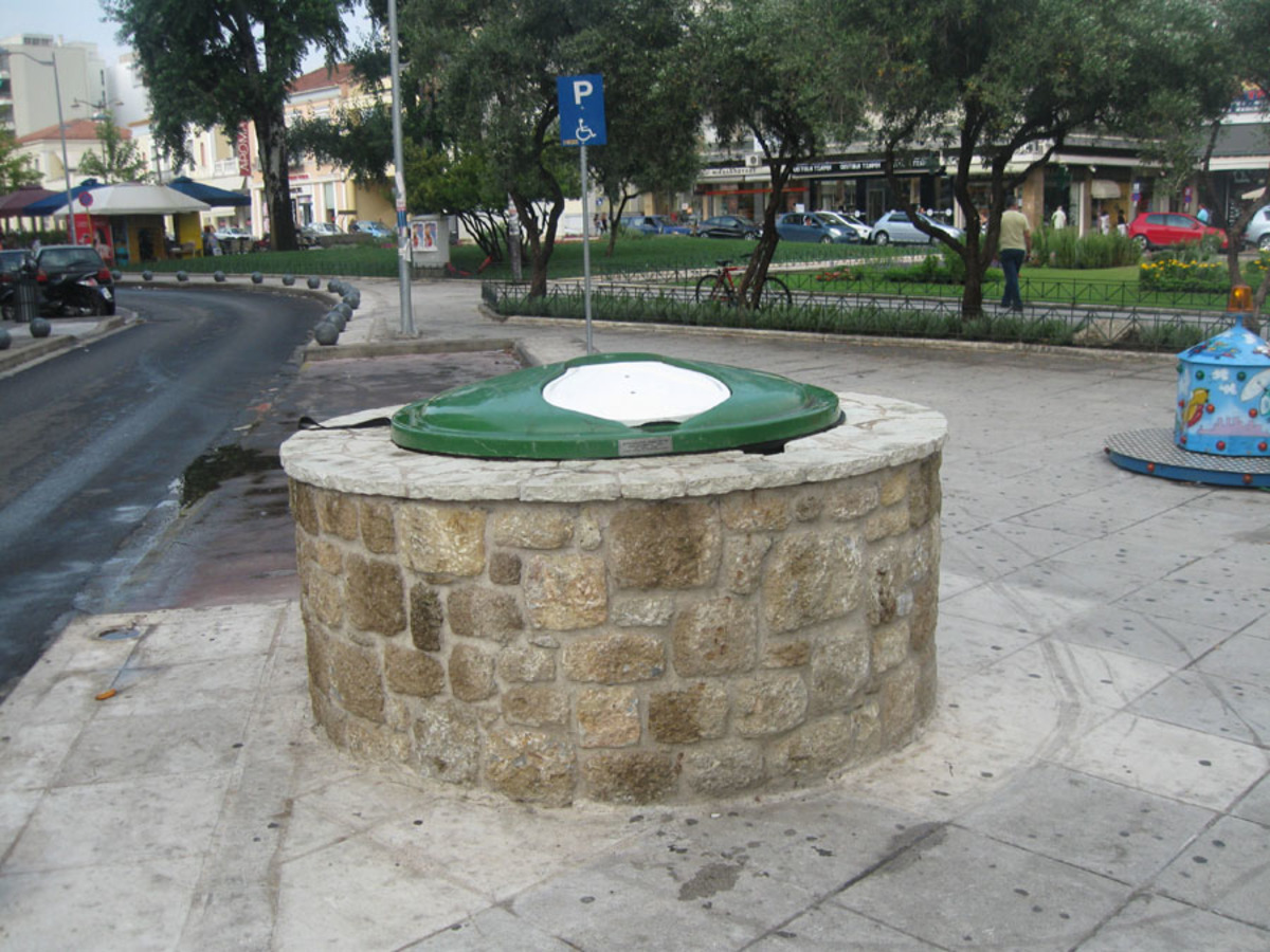 Υπόγειοι κάδοι στην Καλαμάτα