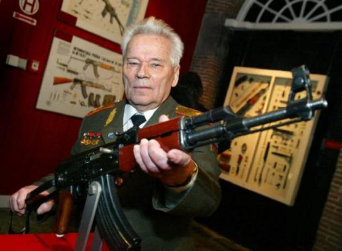 Ένας θρύλος στην εντατική –  Νοσηλεύεται ο Καλάσνικοφ