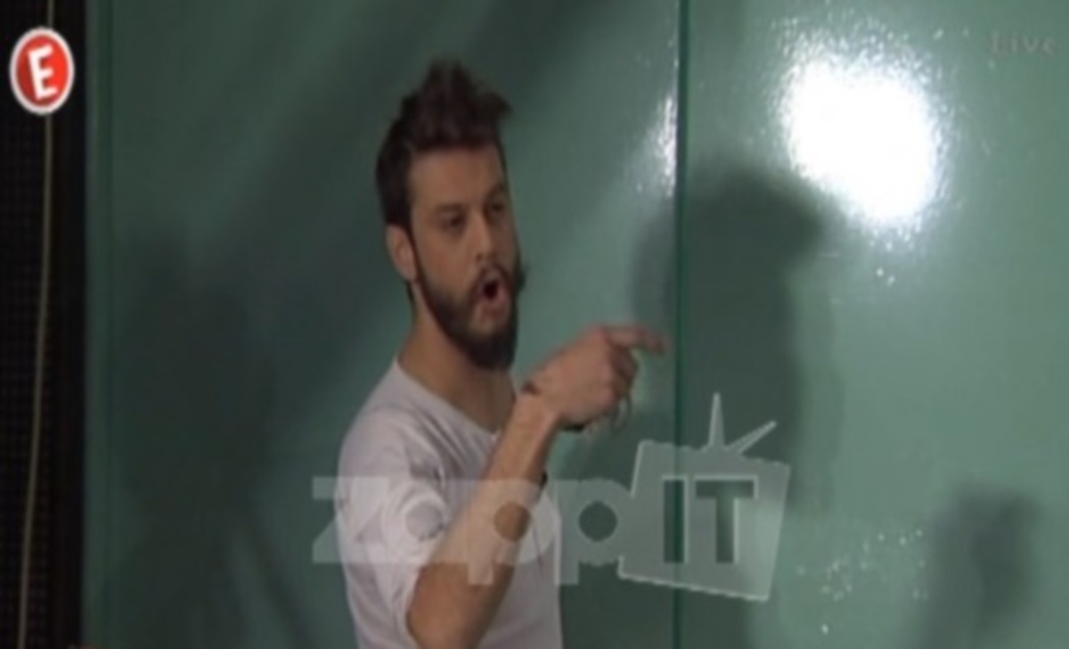 Σηκώθηκε και έφυγε ο Καλφαγιάννης: «Είσαι γελοίος! Θα χάσεις την εκπομπούλα σου!»