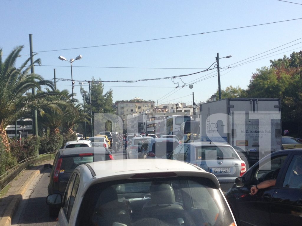 “Κόλαση” στους δρόμους λόγω απεργίας στο μετρό – Μπλοκαρισμένες όλες οι κεντρικές αρτηρίες