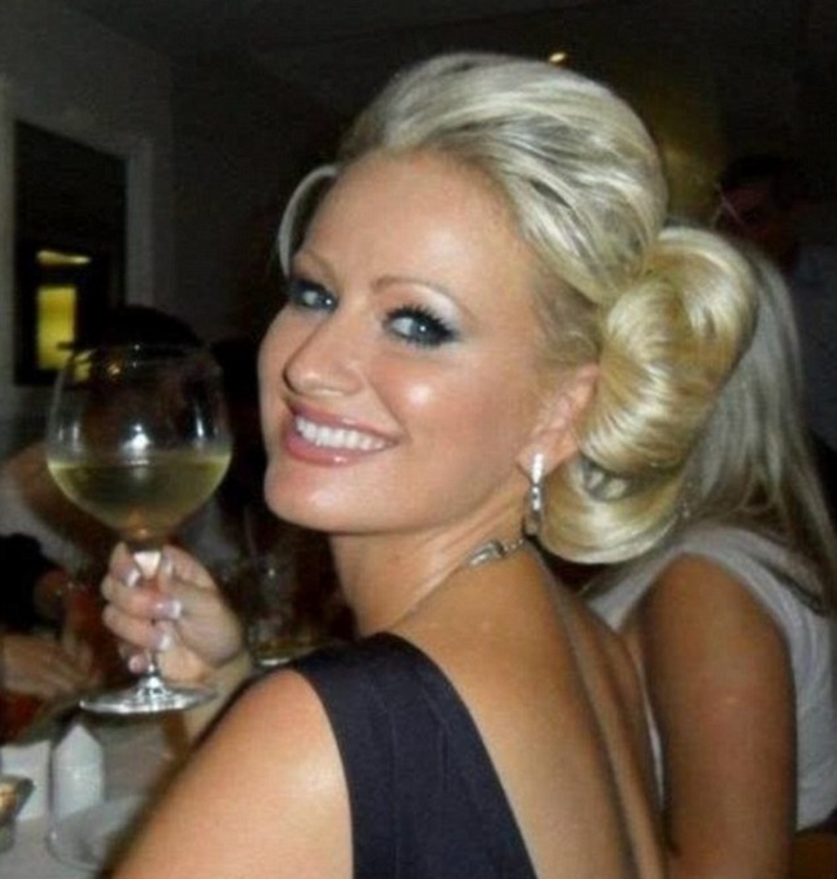 Θρίλερ με το θάνατο καλλονής – Έπεσε από μπαλκόνι όταν ο αρραβωνιαστικός της, ανέβαλε το γάμο τους!