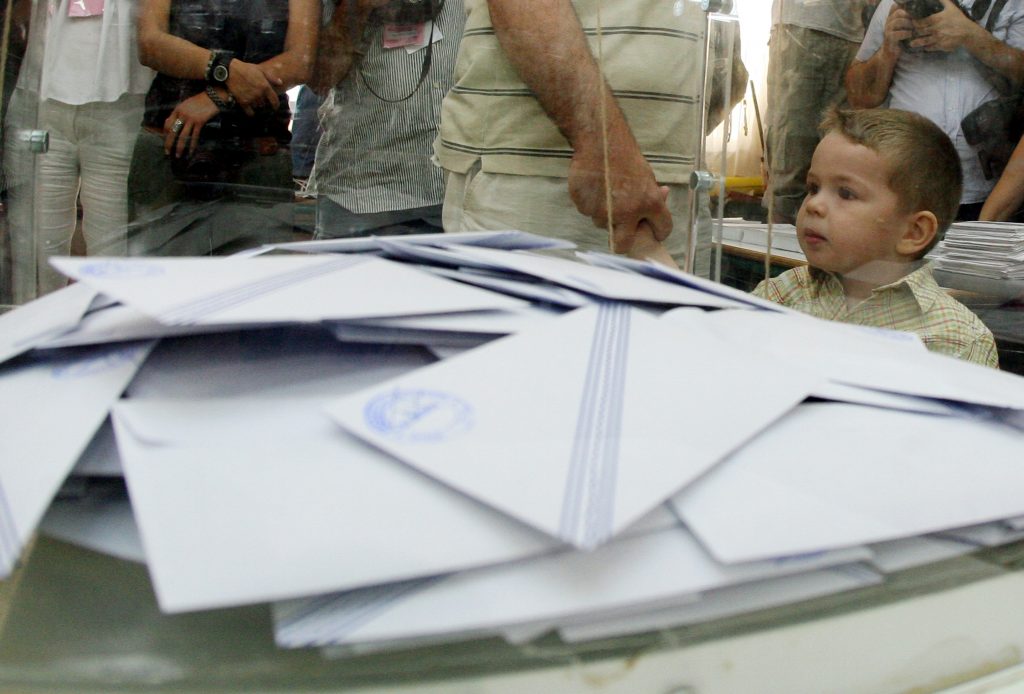 Κυρίαρχη η Ν.Δ. στην περιφέρεια και ο ΣΥΡΙΖΑ σε Αττική και τα αστικά κέντρα