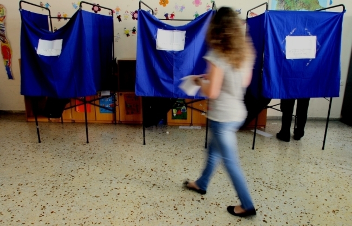 Εκλογές 2015: Πόσους σταυρούς βάζω – Οι έδρες ανά εκλογική περιφέρεια