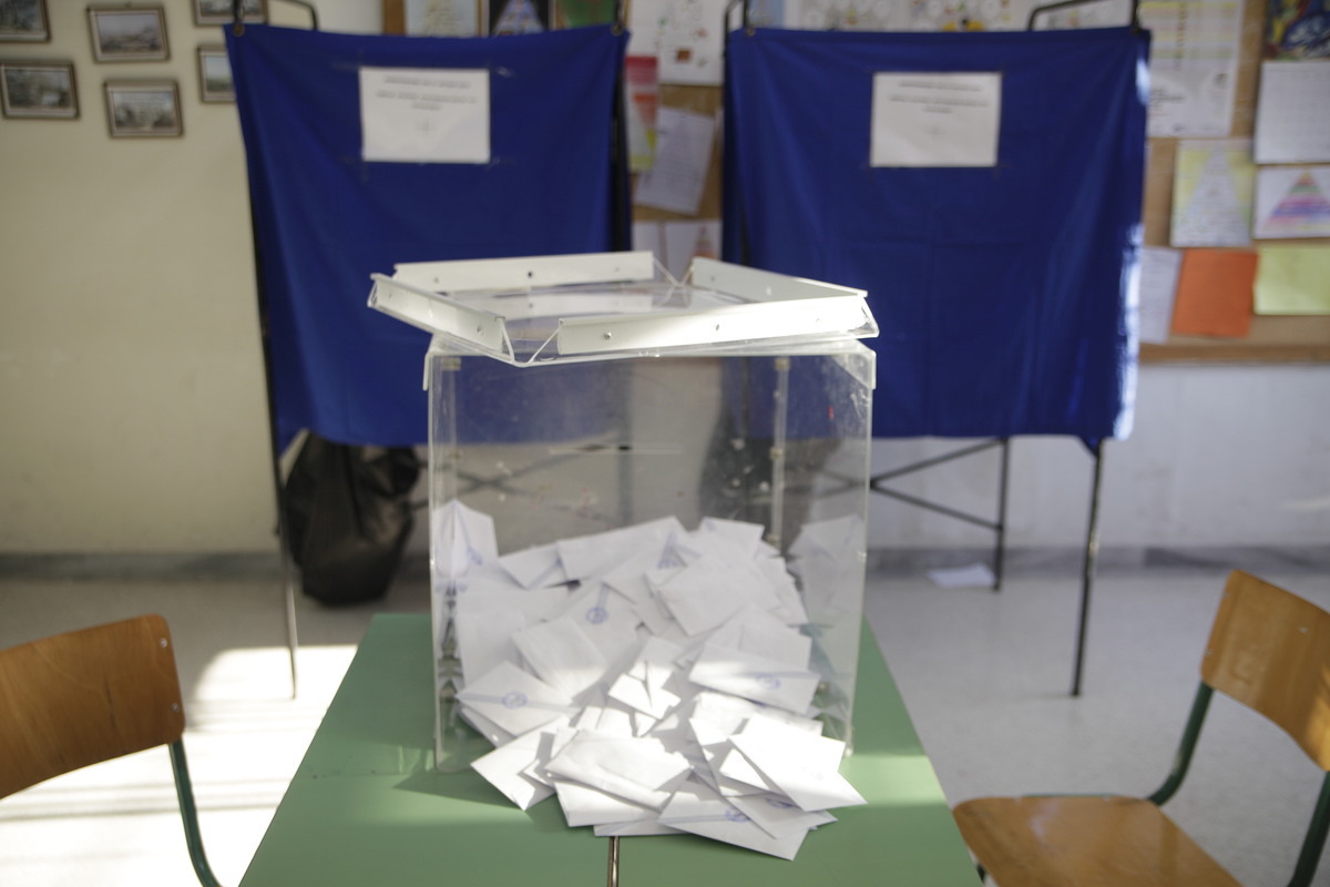 Εκλογές 2015: Που ψηφίζουν οι ένστολοι – Τι ισχύει