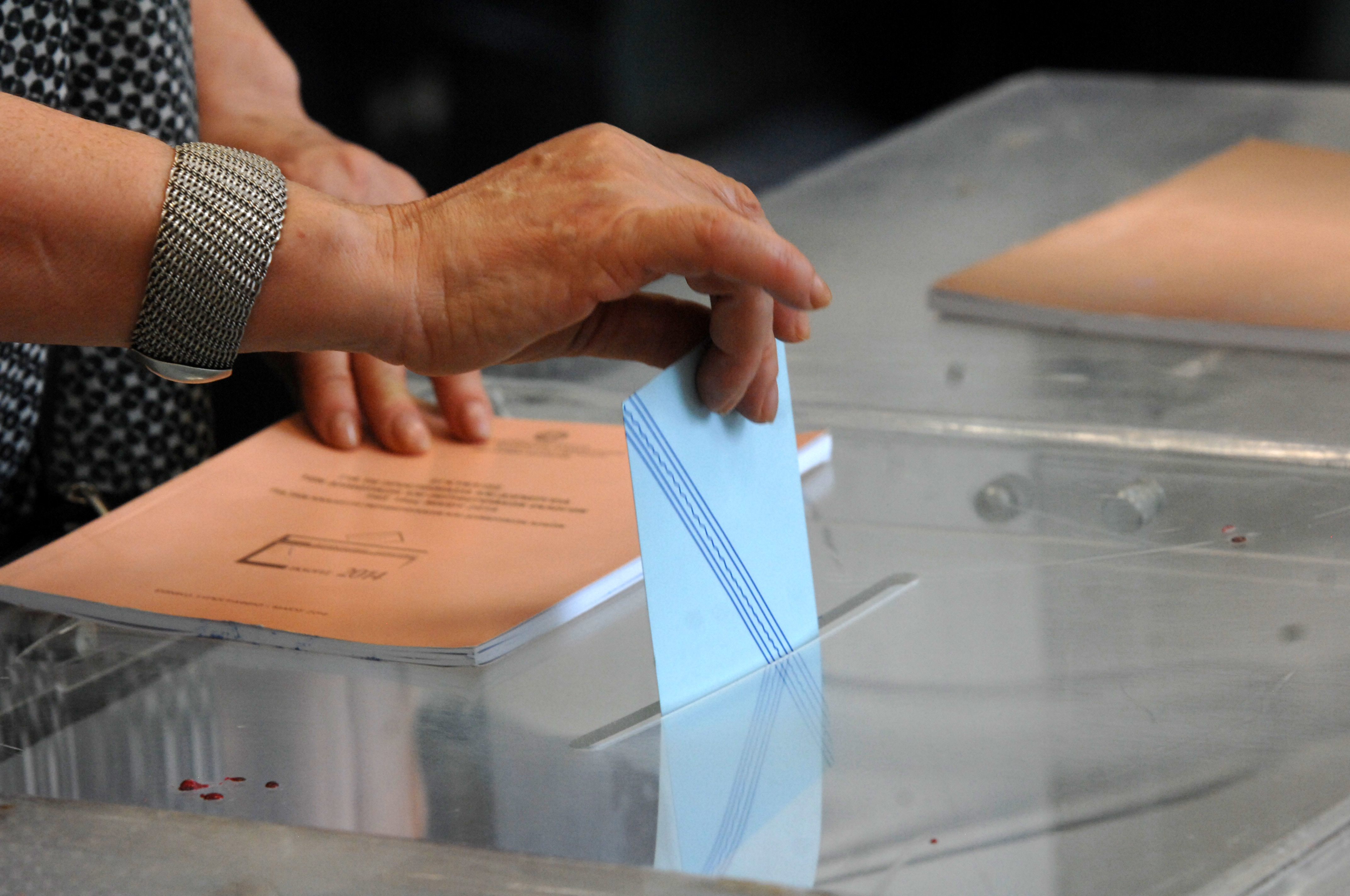 Μειώθηκε η συμμετοχή στο β’ γύρο των δημοτικών και περιφερειακών εκλογών