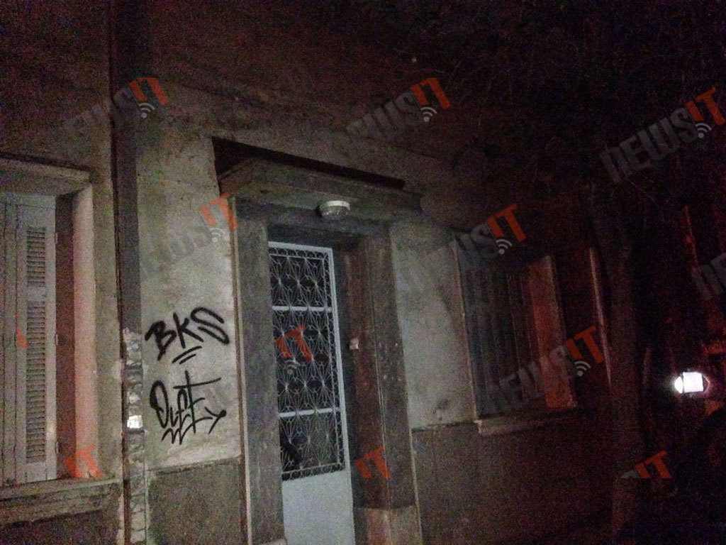 Έσφαξαν 66χρονη γυναίκα στα Καμίνια – Βρέθηκε με μαχαιριές στο λαιμό και την κοιλιά και γυμνή από τη μέση και κάτω