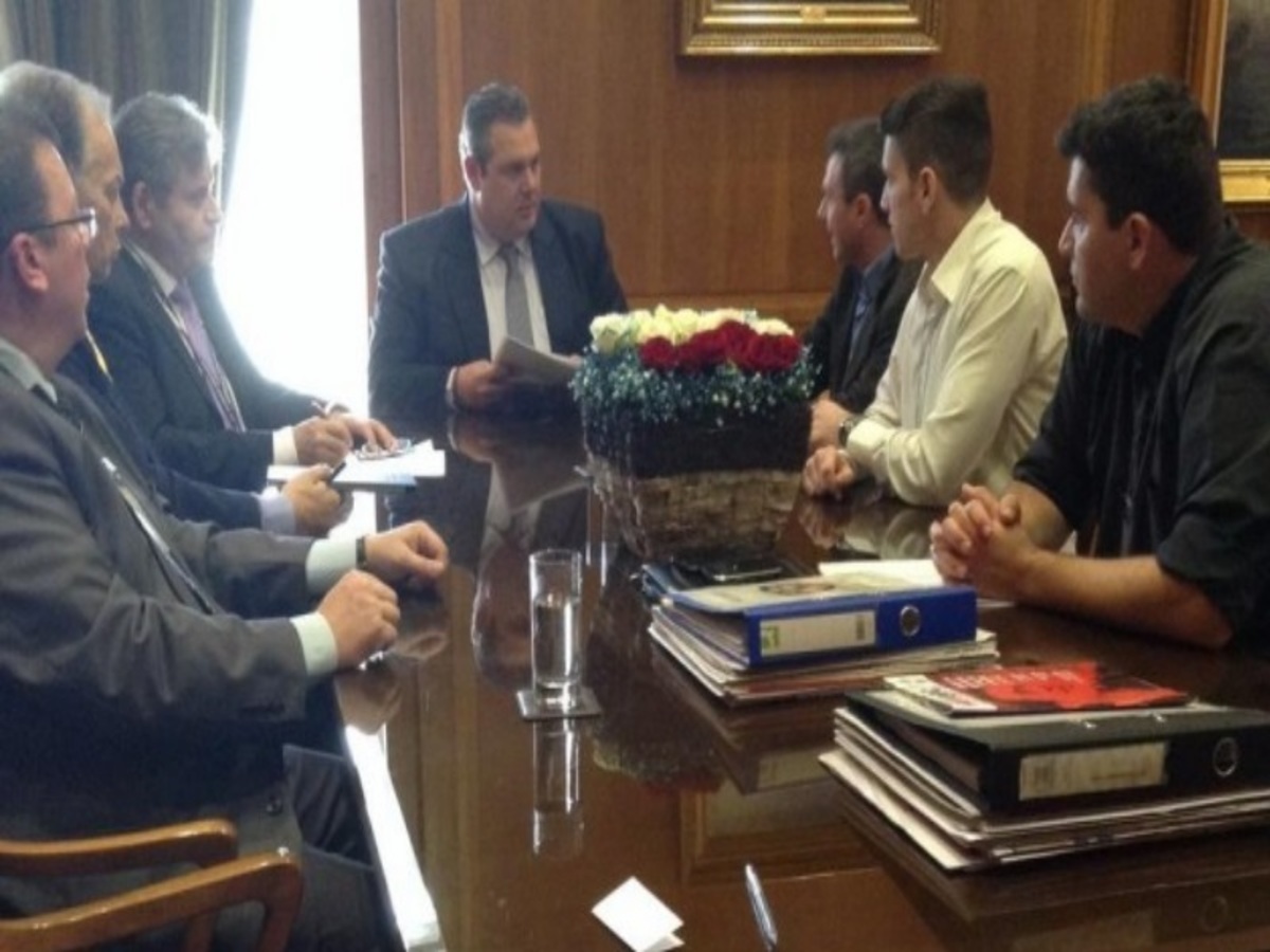 Γιατί αυτή η φωτογραφία του Καμμένου είναι ιστορική