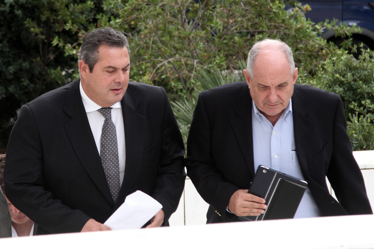 Καμμένος: Ζητά να ανοίξουν οι λογαριασμοί όλων των βουλευτών
