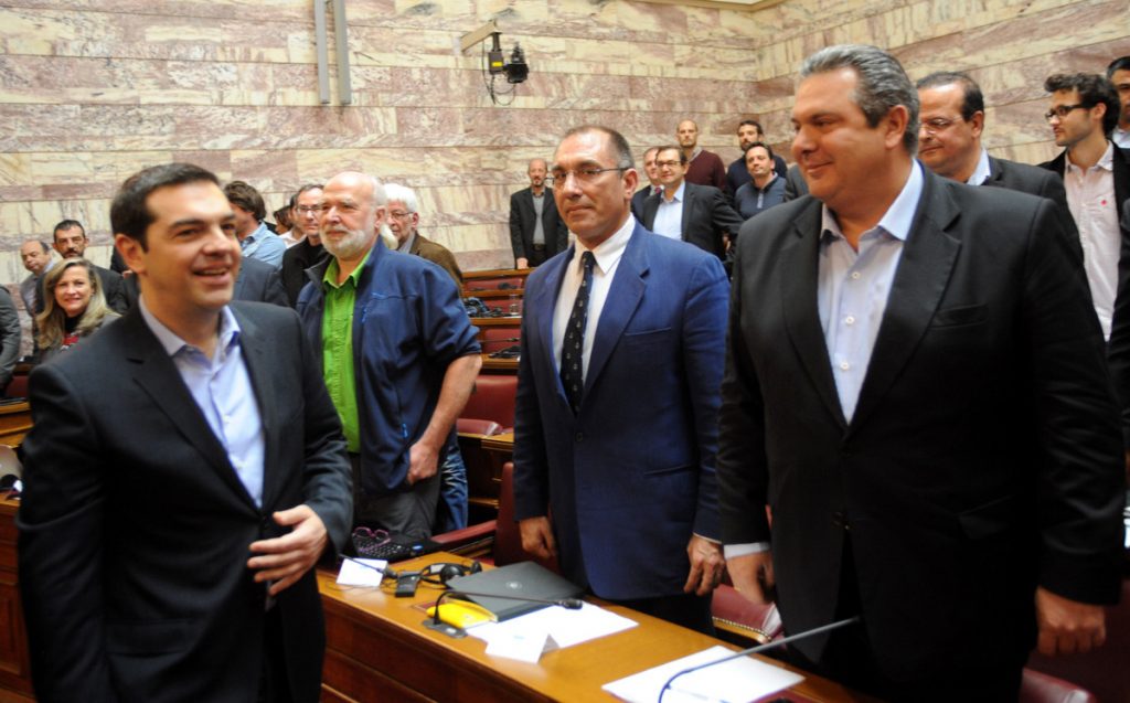 Τι απαντά το Μαξίμου για την απευθείας ανάθεση αναβάθμισης αεροσκαφών