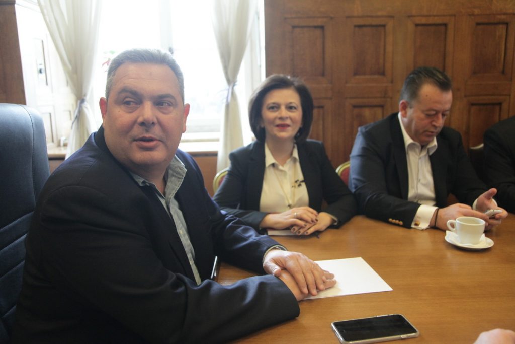 Ράγισε το γυαλί;