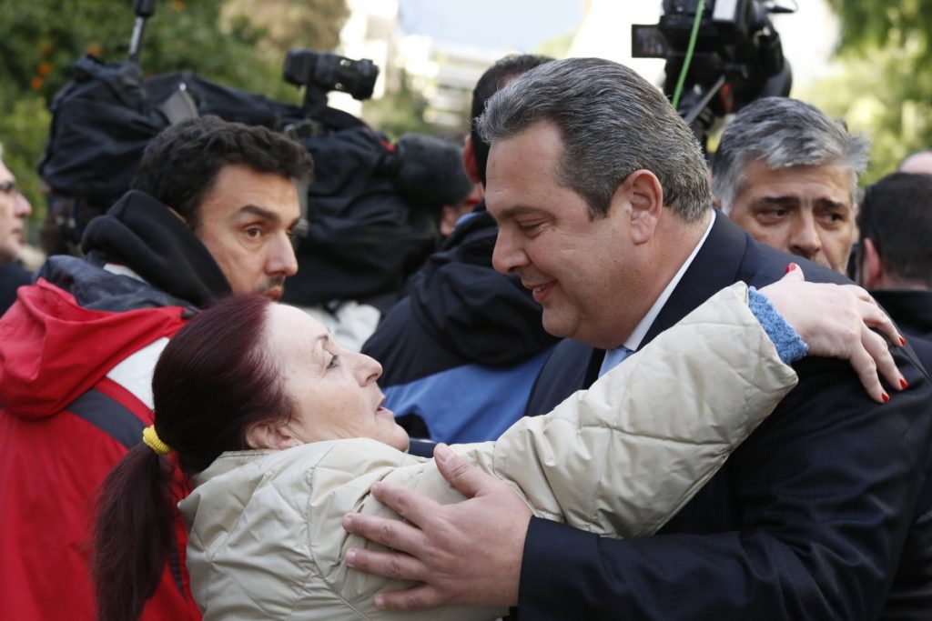 Δεν έχει μόνο ο Τσίπρας groupie, έχει και ο Καμμένος (ΦΩΤΟ)