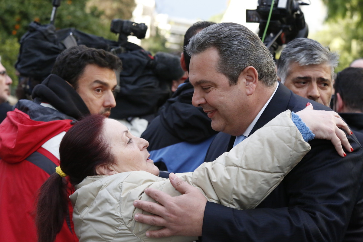 Δεν έχει μόνο ο Τσίπρας groupie, έχει και ο Καμμένος (ΦΩΤΟ)