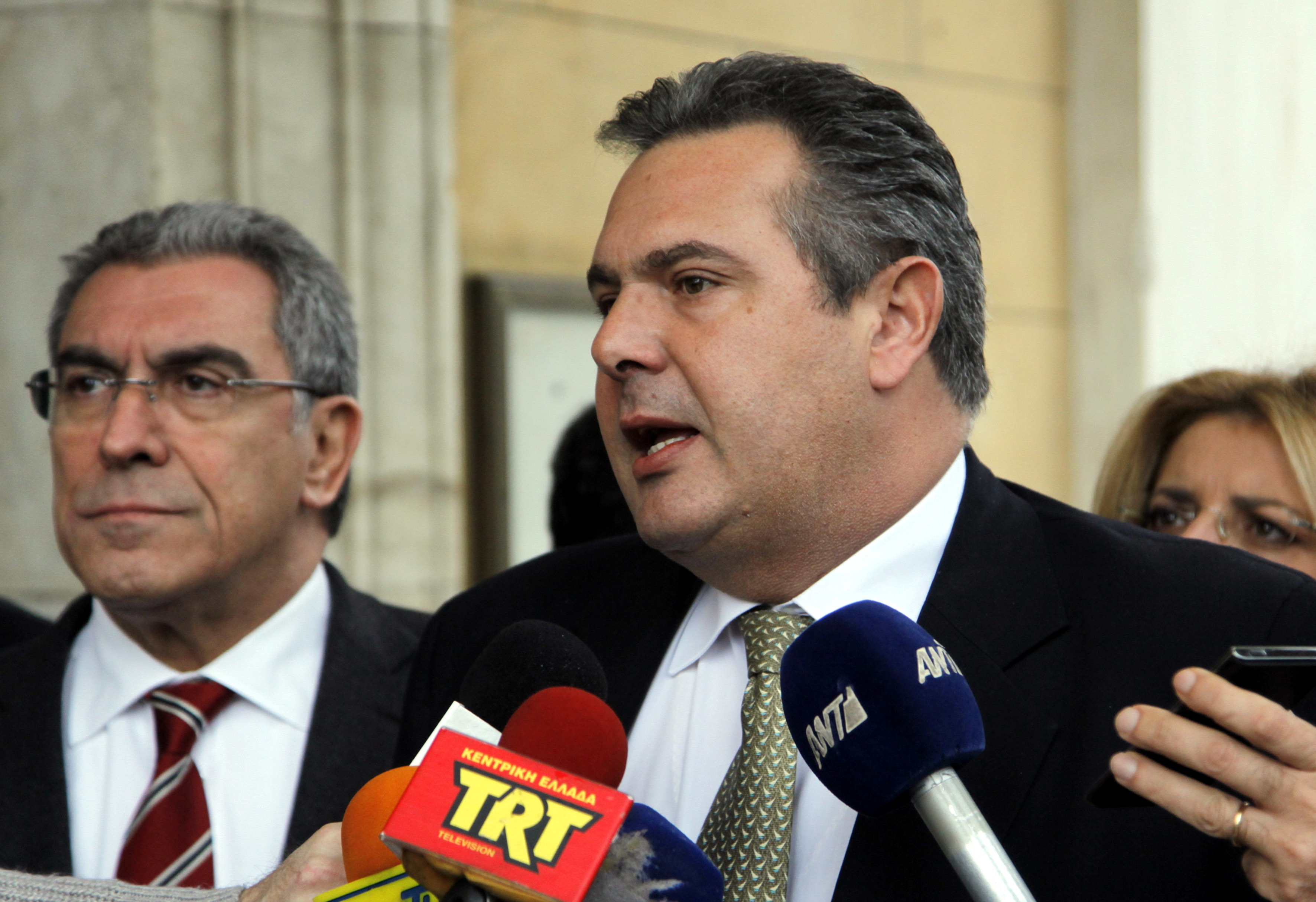 Και επίσημα υποψήφιος για το δήμο της Αθήνας ο Βασίλης Καπερνάρος