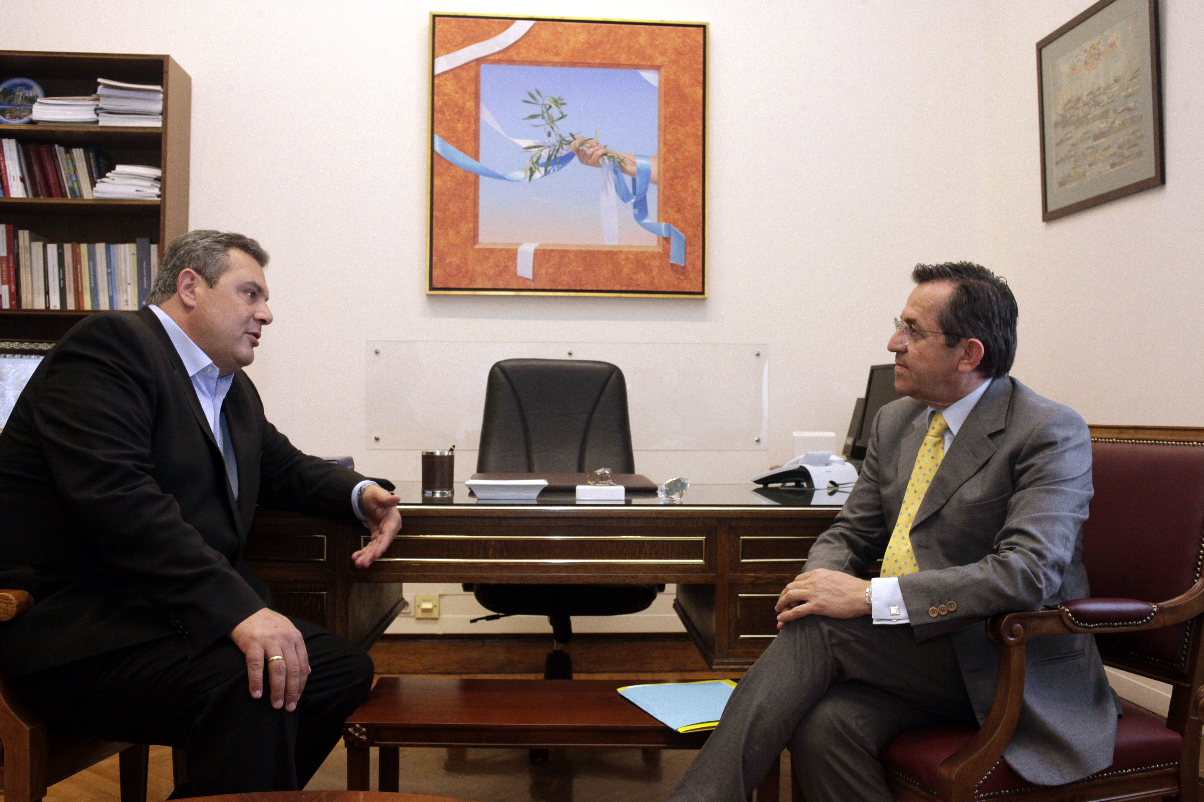 Επισημοποιήθηκε η συνεργασία ΑΝΕΛ – Νικολόπουλου – “Ξεκινάμε μια αντιμνημονιακή συμμαχία”, λέει ο Π. Καμμένος