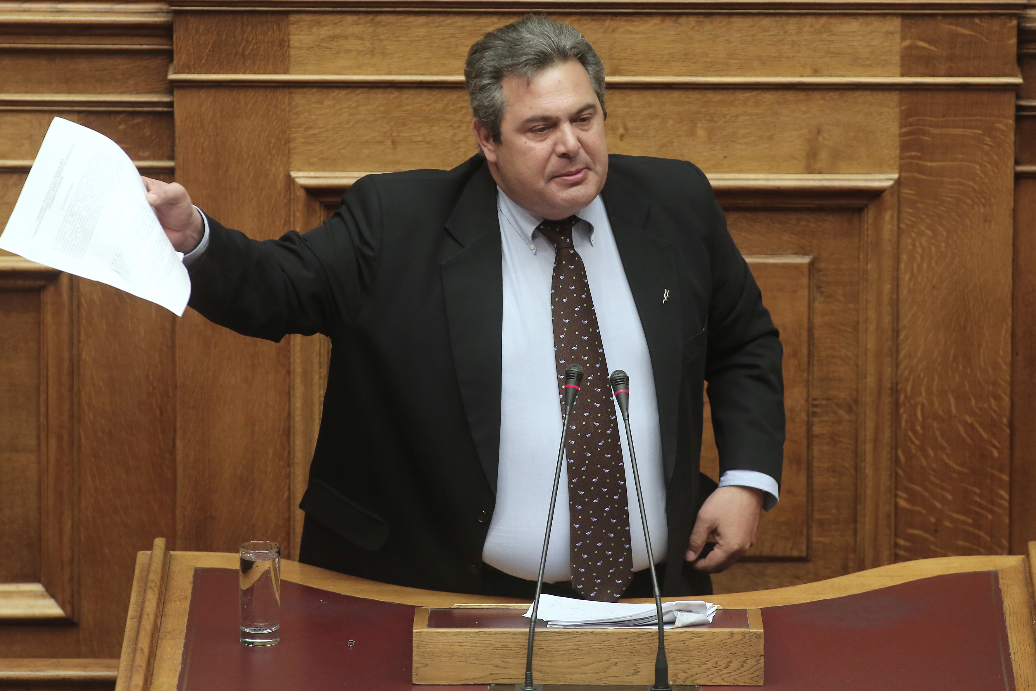 Βουλή: Ο Άδωνις, ο Καμμένος και το σκάφος στις Παρθένες Νήσους