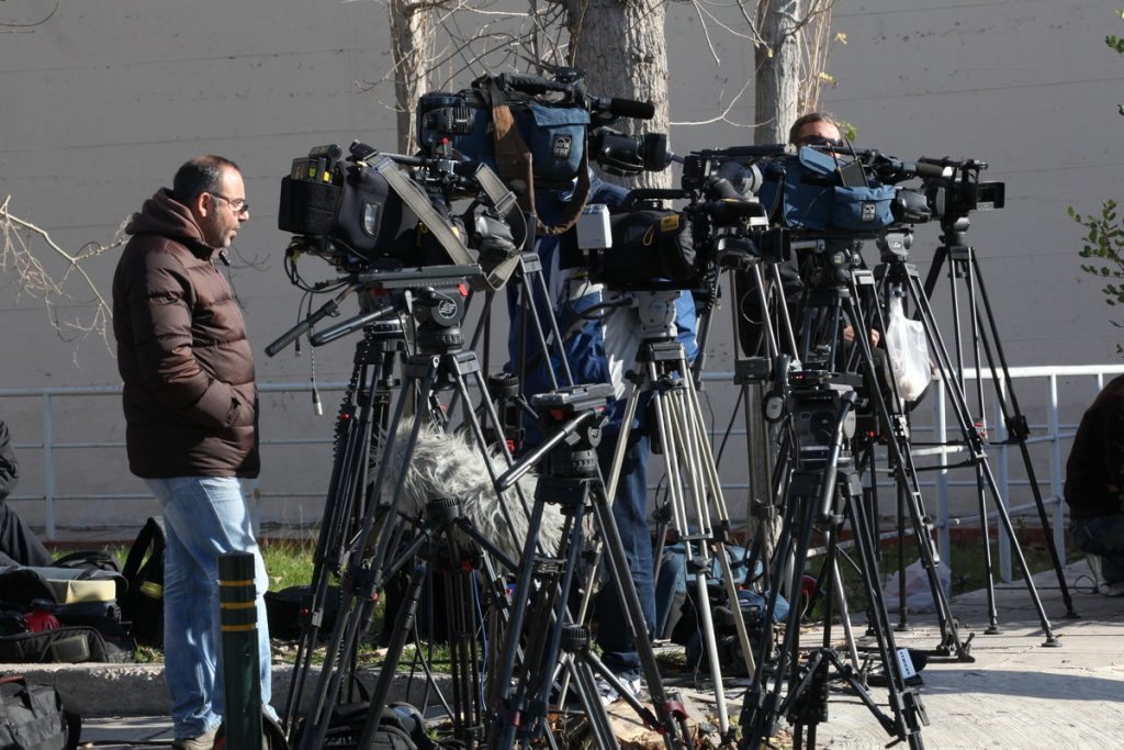 Αυτές είναι οι 7 εταιρείες που θα διεκδικήσουν 4 τηλεοπτικές άδειες – Γιατί κόπηκε ο Ιβάν Σαββίδης – Κατάλογος για την απόρριψη του Mega