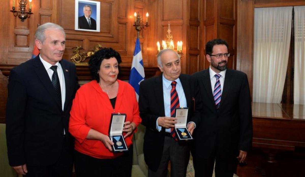 Τιμητικές διακρίσεις στο Μ. Θεοδωράκη και τη Λ. Κανέλλη από τη Δημοκρατία της Σερβίας