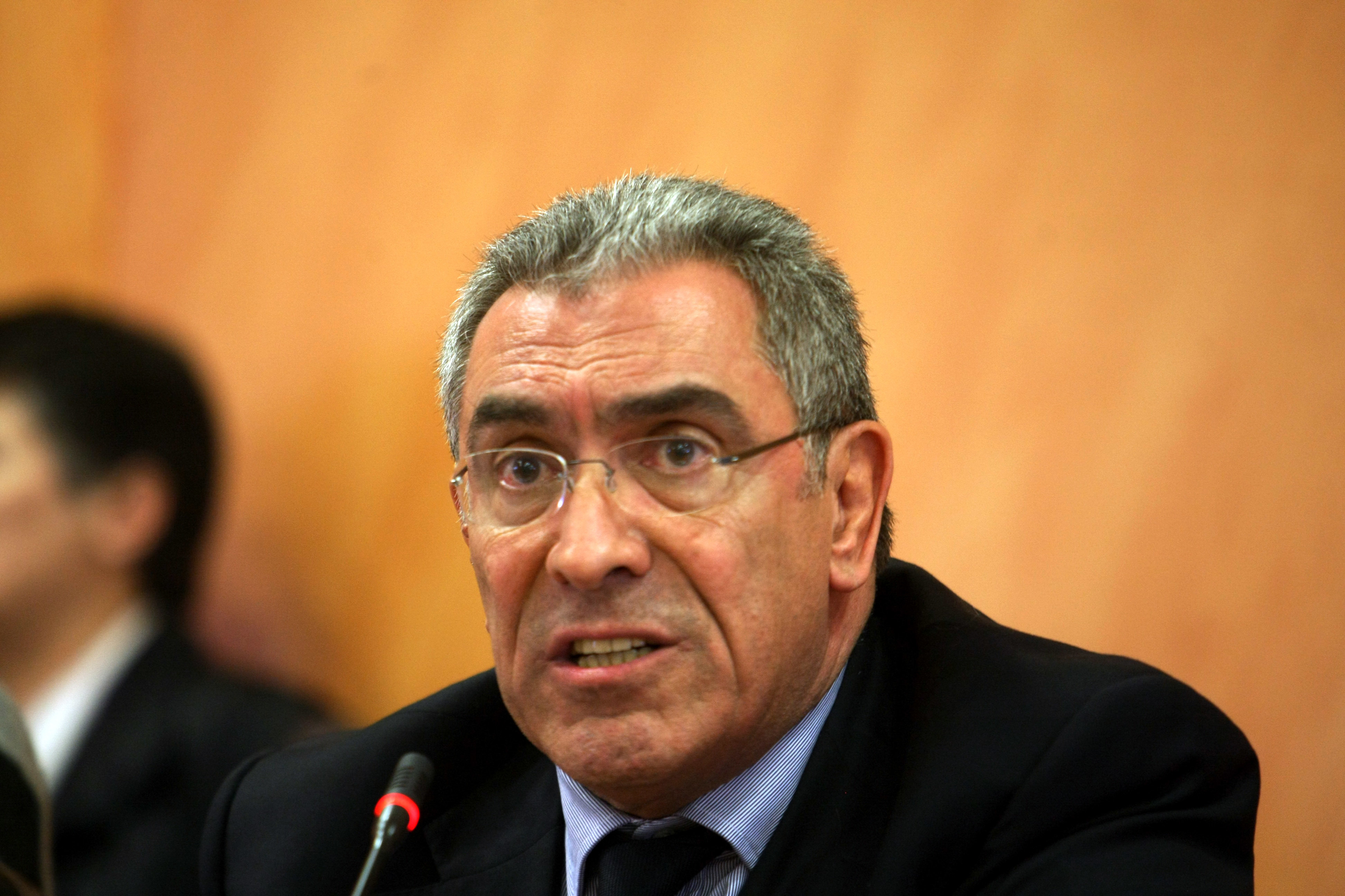 Καπερνάρος: Θα ψηφίσω “παρών” την Τρίτη