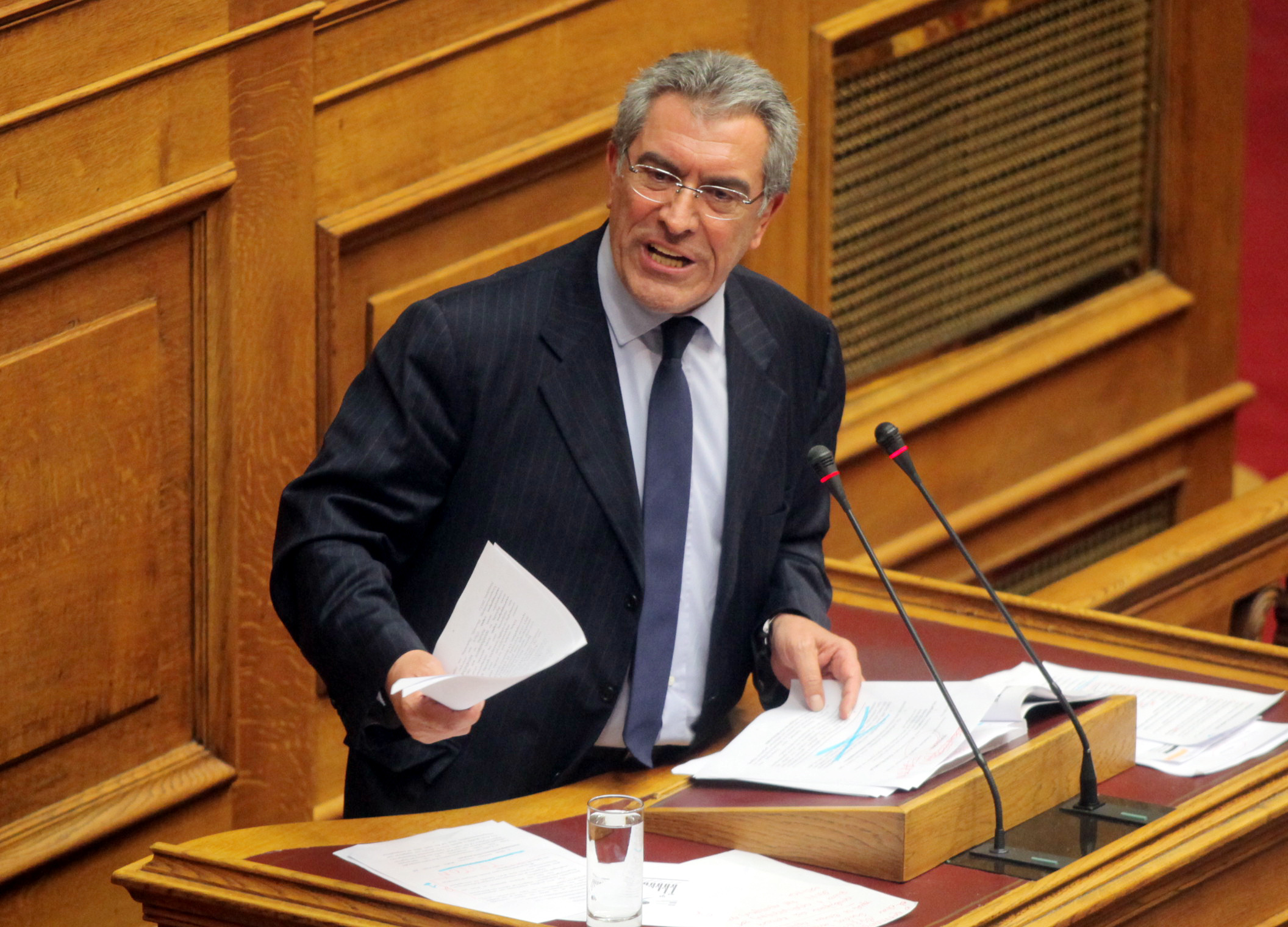 Ανοίγει ο δρόμος για την άρση της ασυλίας του Καπερνάρου