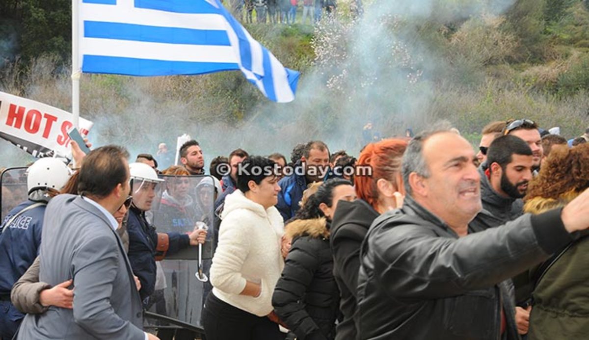 Κως:Δακρυγόνα τραυματισμοί και ξύλο
