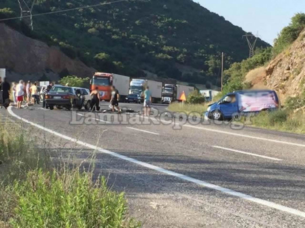 Τριπλή καραμπόλα με 5 τραυματίες στο δρόμο Λαμίας – Άμφισσας – ΦΩΤΟ