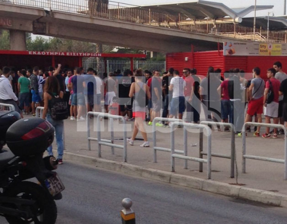 Από τα ξημερώματα στην ουρά για ένα εισιτήριο Ολυμπιακός – Ατλέτικο