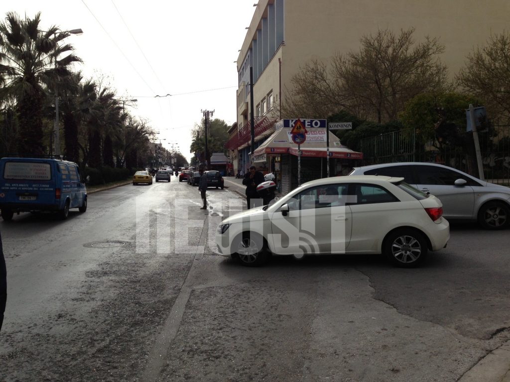 Καραμπόλα με λεωφορείο στη Νίκαια – Μία επιβάτης τραυματίστηκε (ΦΩΤΟ και ΒΙΝΤΕΟ)