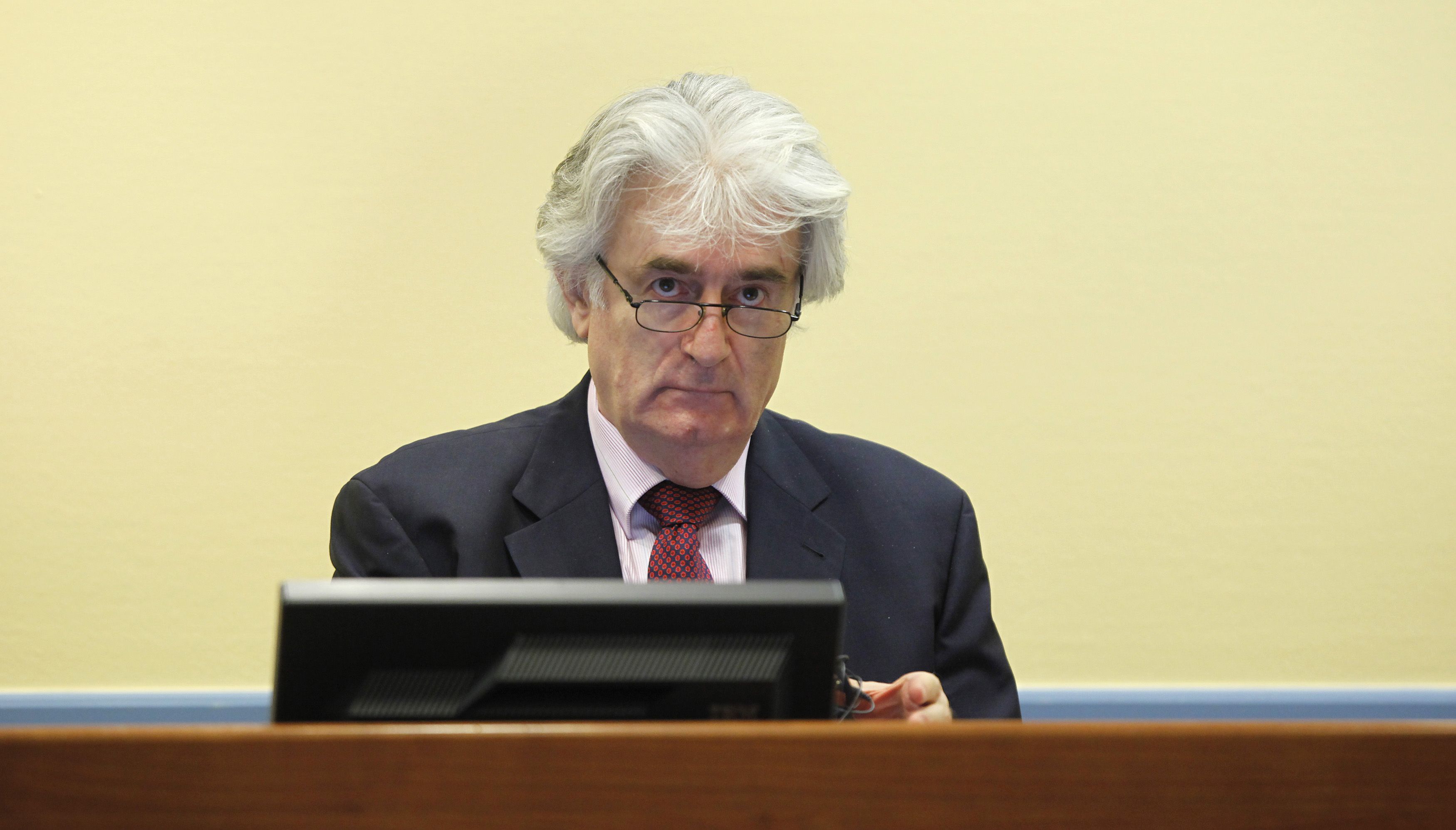 Ο Ρ. Κάρατζιτς στη σημερινή του εμφάνιση στο Διεθνές Ποινικό Δικαστήριο για την πρώην Γιουγκοσλαβία