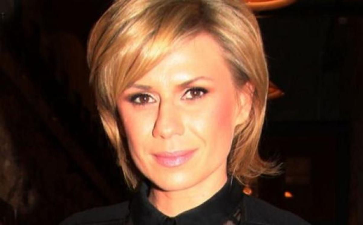 Δύσκολες ώρες για την Κατερίνα Καραβάτου – Έχασε τον πατέρα της